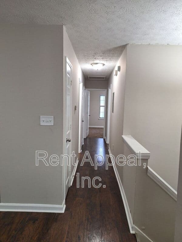 Decatur House: 3839 Valpariso Cir