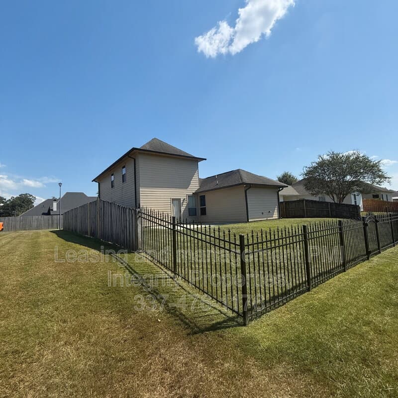 Baton Rouge House: 10931 Grace Lane