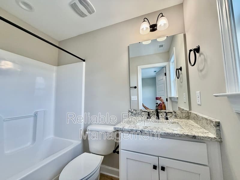 Pine Level Townhome: 422 W Main St