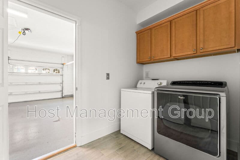 Windermere Townhome: 13701 Beckman Dr.
