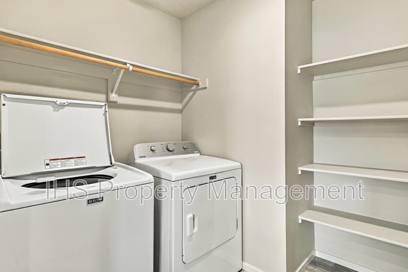 Pasco House: 11329 Dunsmuir Dr,