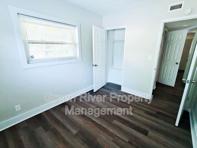 Jacksonville House: 2831 West 6th Street