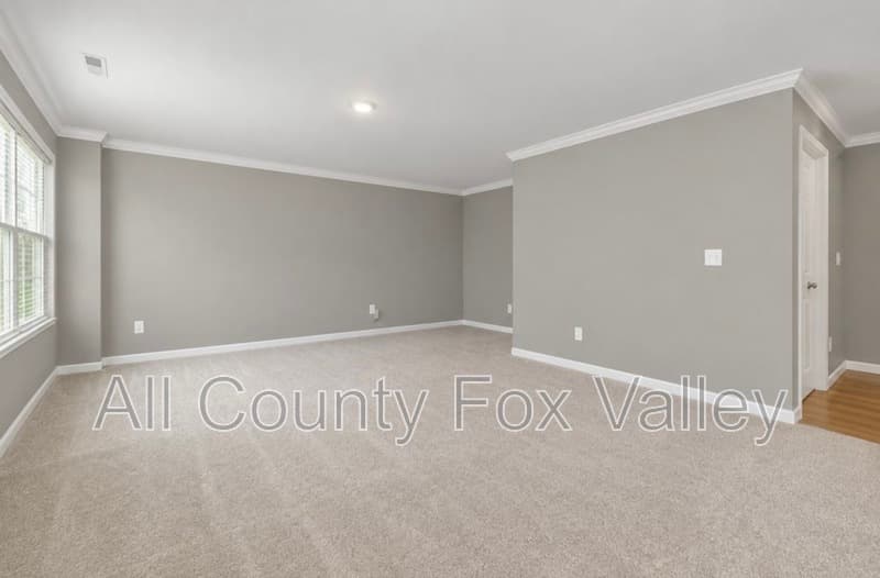 South Elgin Townhome: 504 Comstock Road