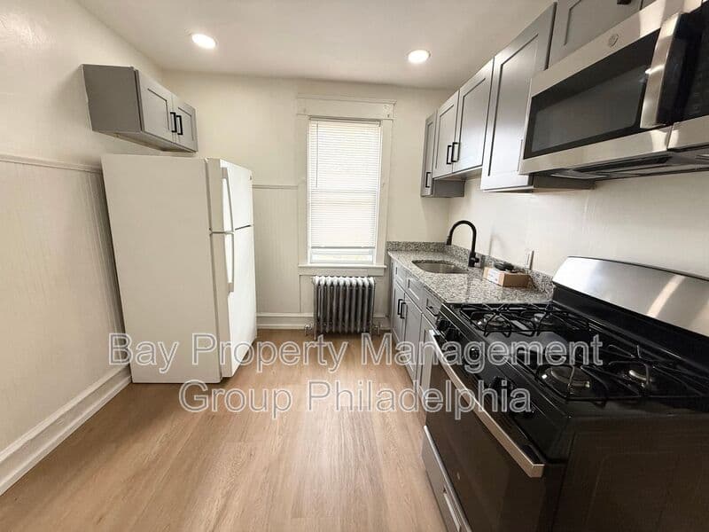 East Lansdowne Condo: 171 Lewis Ave