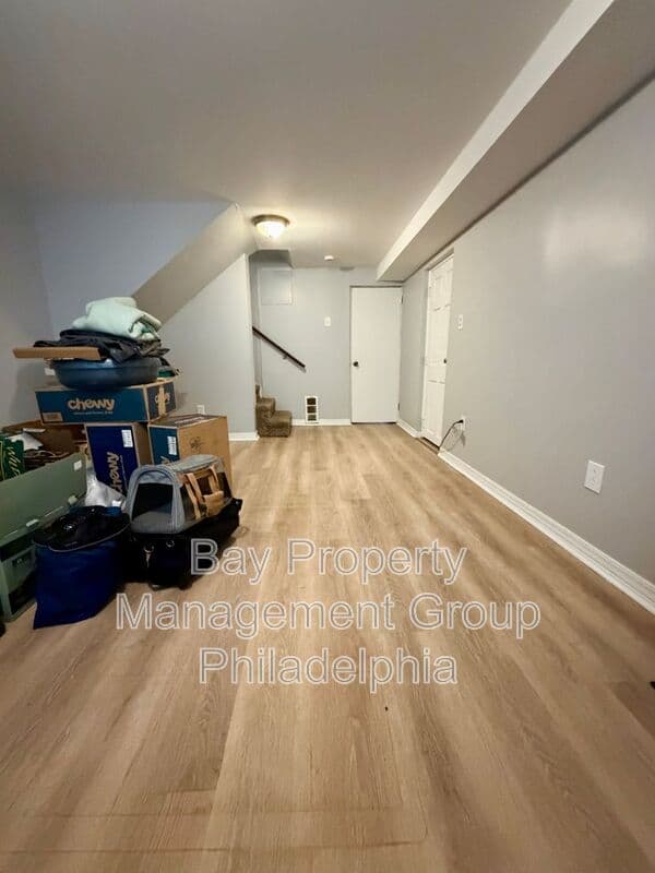 Glenside House: 300 Winding Way