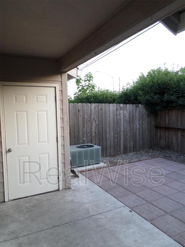 Medford Townhome: 450 Midway