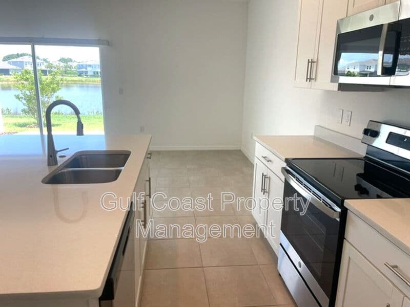 Nokomis House: 5730 Archipelago Street