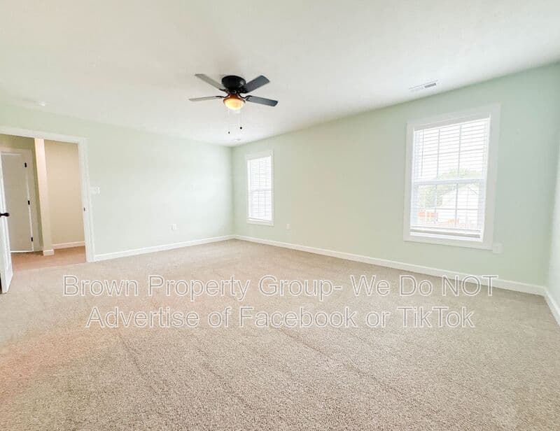 Raeford House: 300 St. Matthews Church Rd