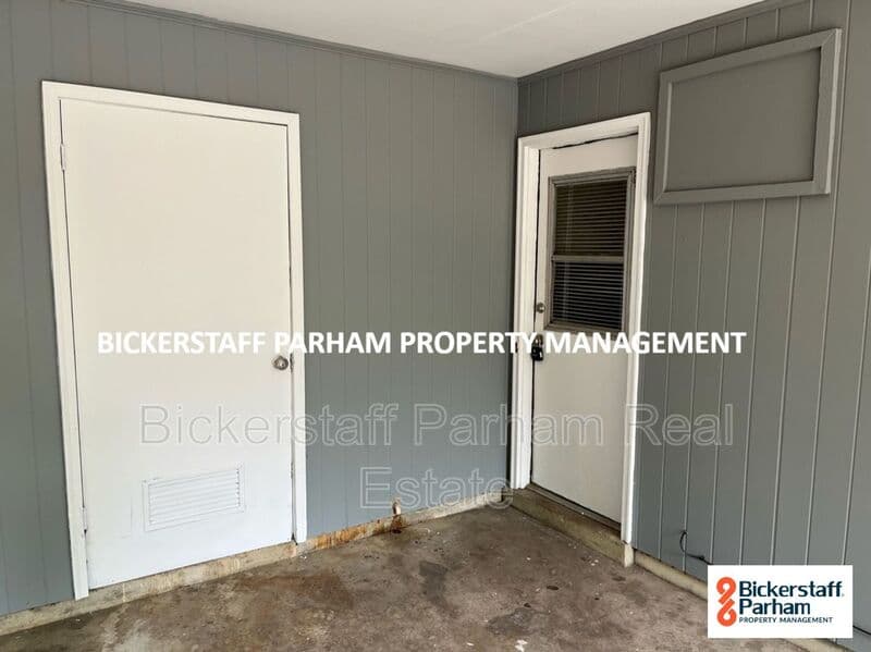 Columbus House: 751 Baxley Way
