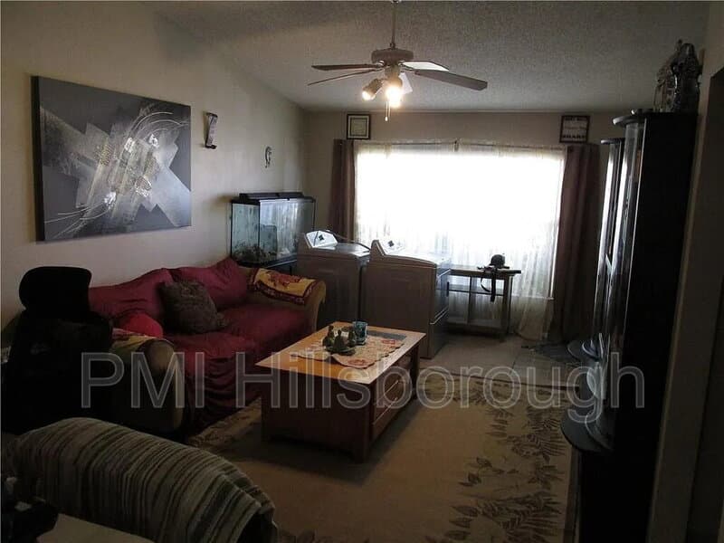 Brandon House: 914 Burlwood Street