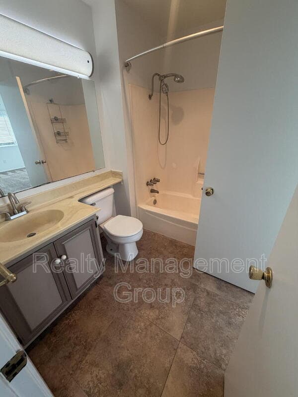 San Diego Townhome: 5511 Caminito Katerina