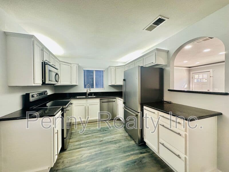 San Diego Condo: 294 Woodman St.