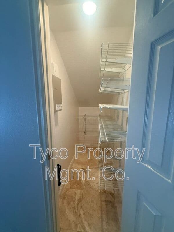 Bonita House: 526 Trailridge Drive