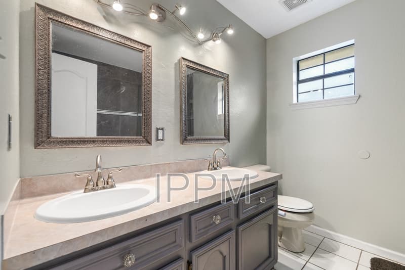 Brownsville House: 5233 ClearView