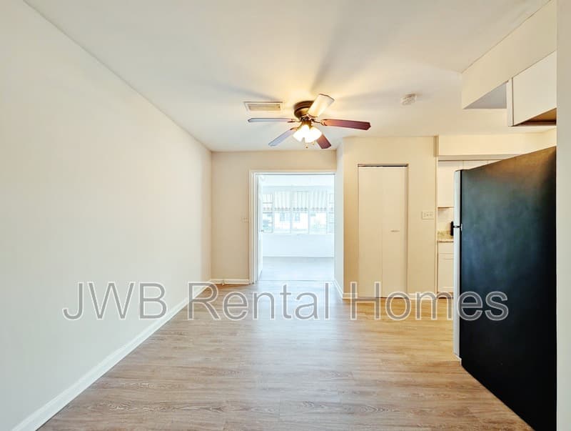 Jacksonville House: 2932 Searchwood Dr