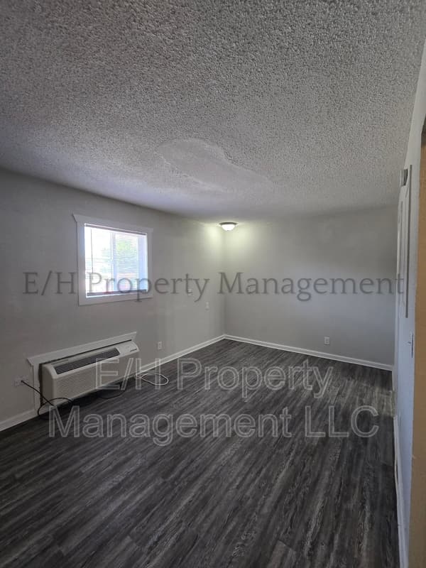 Wichita Condo: 1916 S Broadway