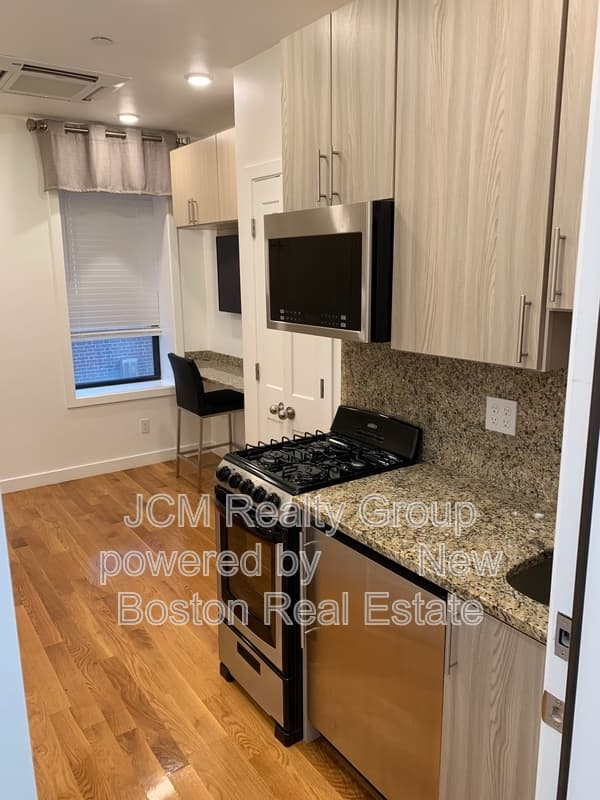 Chelsea Condo: 16 Fifth Street