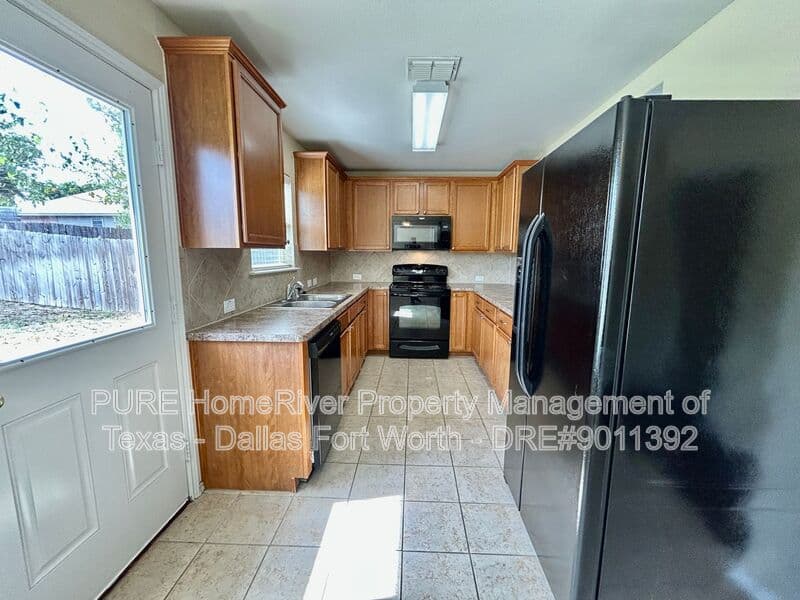 Haslet House: 809 San Miguel Trl