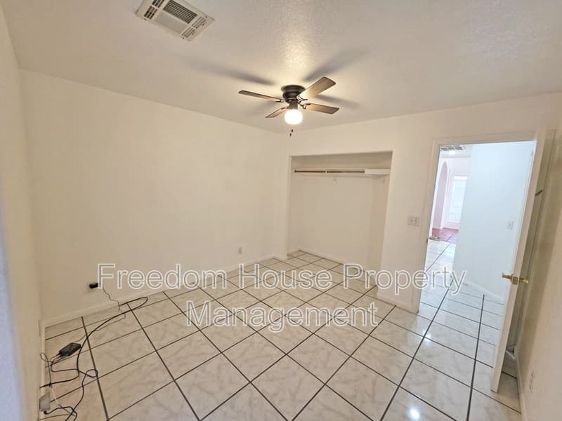 Pahrump House: 2060 River Plate Drive