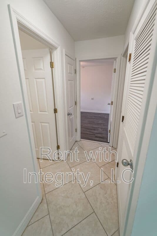 Tallahassee House: 251-A Villas Ct. S
