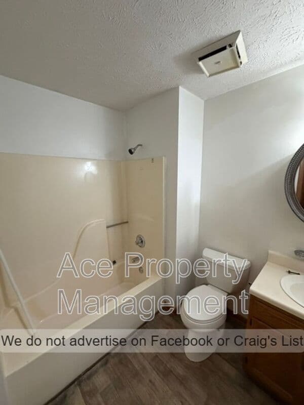 Fayetteville House: 7796 Adrian Drive
