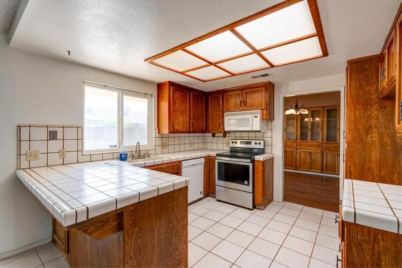 Merced House: 2768 Saratoga Avenue