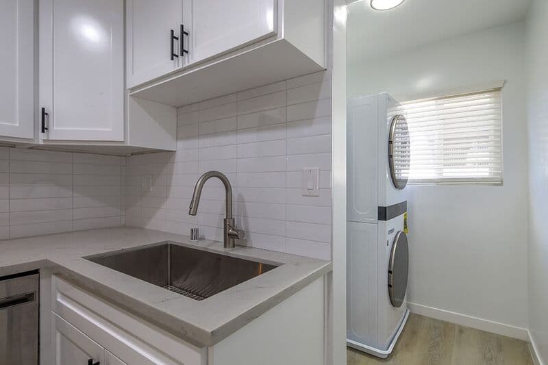 Tujunga House: 7323 Valmont Street