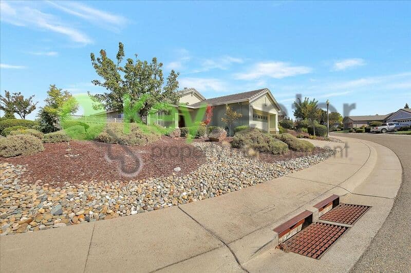 Lincoln House: 2532 Woodacre Lane