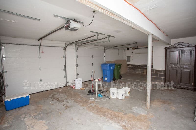 Cherry Hill House: 455 Chapel Ave E