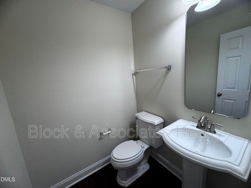 Holly Springs House: 125 Quarryrock Road