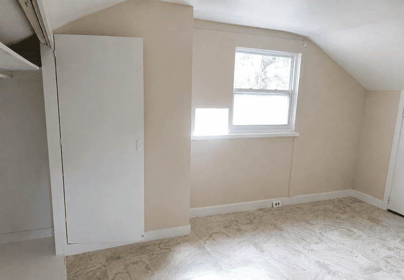 St. Petersburg House: 975 13th Avenue South