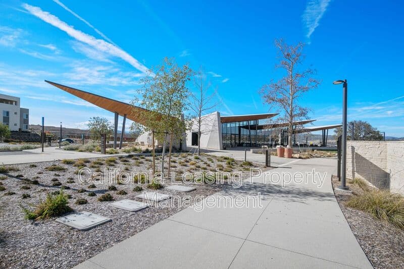 Valencia House: 27233 Red Willow Court