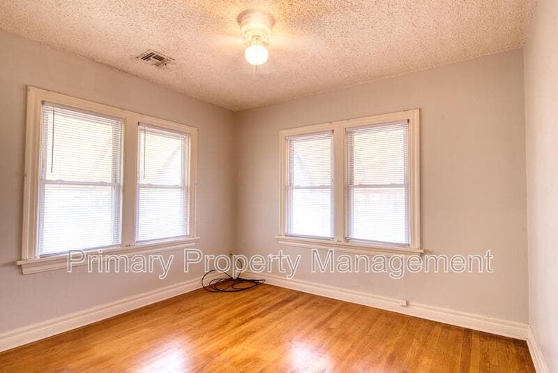 Oklahoma City House: 1132 Saint Clair Avenue