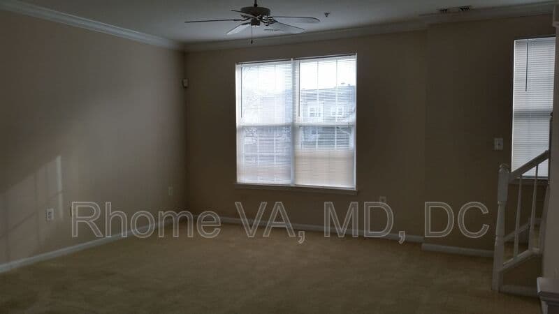 Ashburn Townhome: 21792 Dragon's Green Square