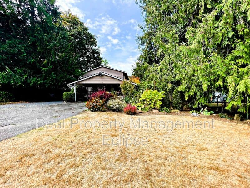 Everett Condo: 6130 W. Beech St