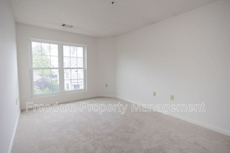 Alexandria Condo: 279 S Pickett St.