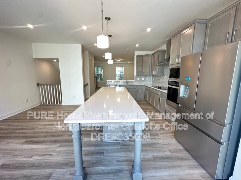 Charlotte House: 2413 Magnolia Blossom Way