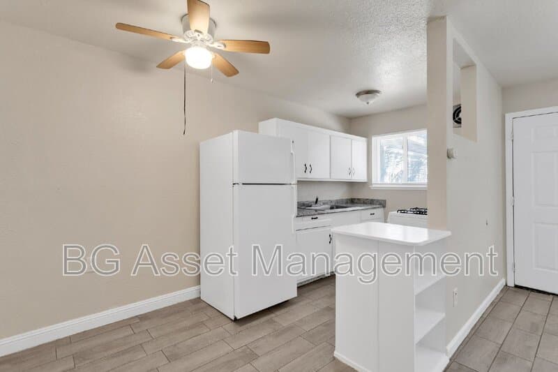 Sacramento Condo: 714 Darina Avenue
