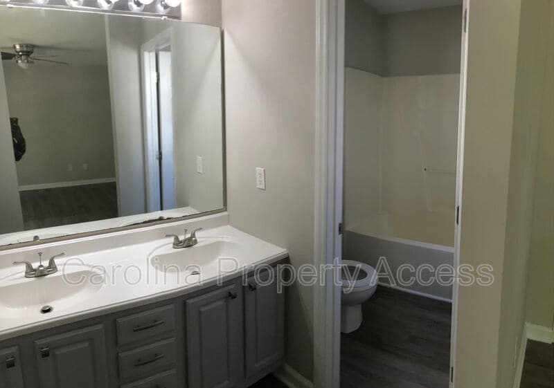 Raleigh House: 6316 Lymington Drive
