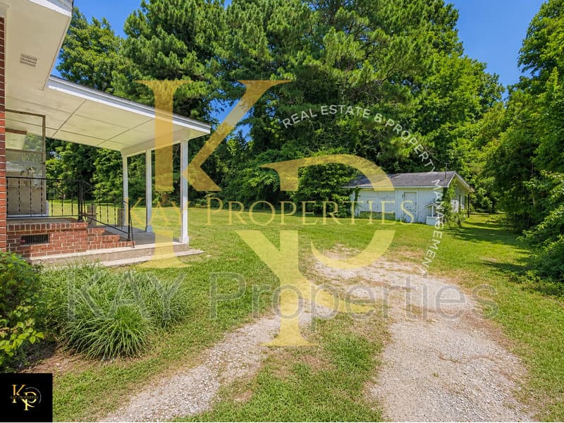 Rocky Mount House: 1327 Old Wilson Rd