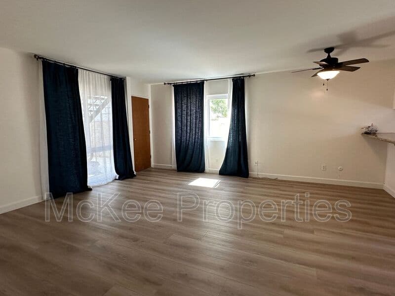 Coronado Condo: 540 G Avenue