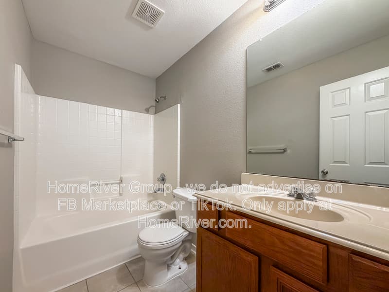 Anna House: 313 Charleston Dr