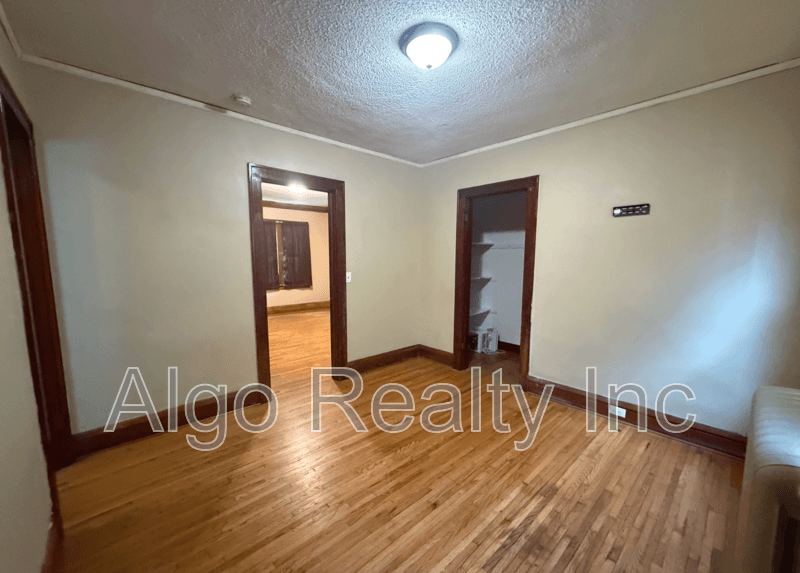 Minneapolis Condo: 2646 Dupont Avenue North - 1