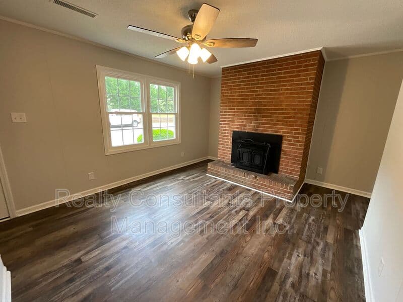 Stoneville House: 1156 Smith Road