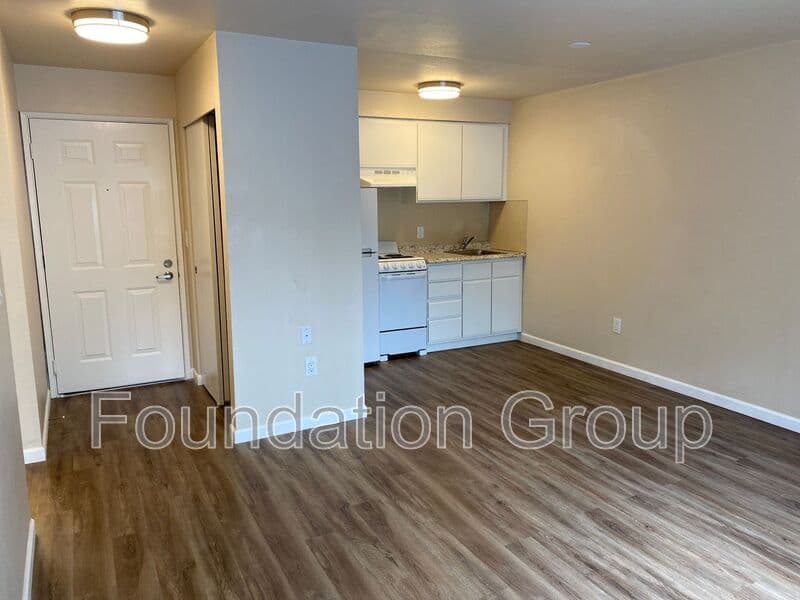 Seattle House: 400 10th Ave