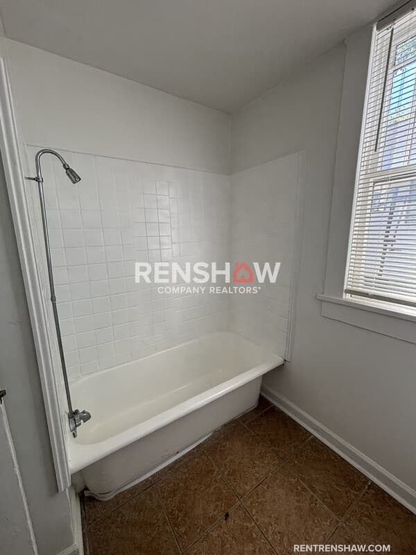 Memphis House: 1492 Faxon Ave