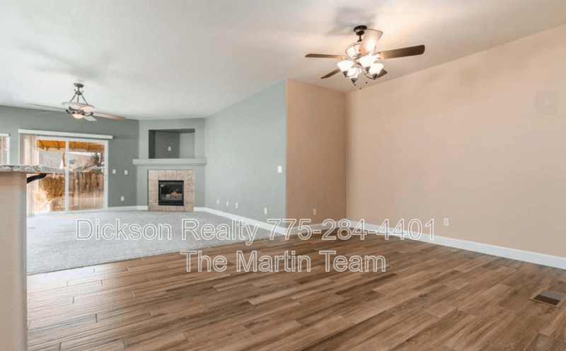 Fernley House: 971 Iris Lane