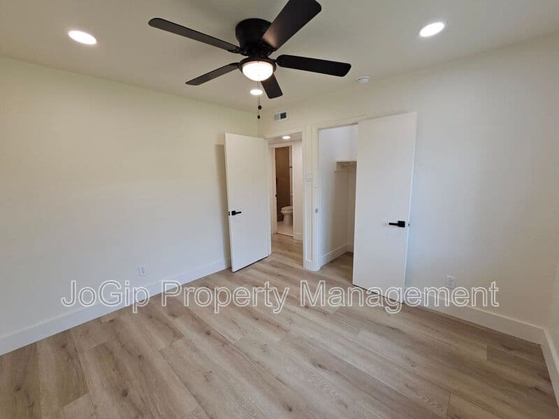 Plano Condo: 1725 R Avenue