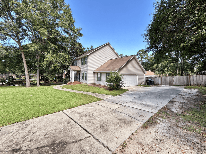 Tallahassee House: 1829 Wagon Wheel Cir W