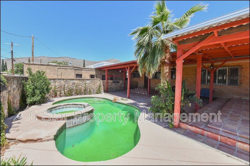 El Paso House: 3030 Aurora Avenue